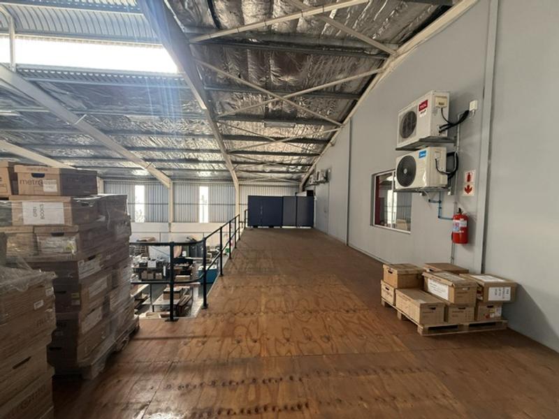 To Let Commercial Property for Rent in Newton Park Eastern Cape